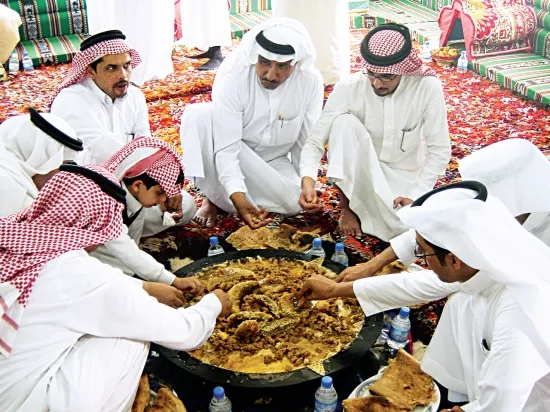 عادات تناول الطعام في السعودية