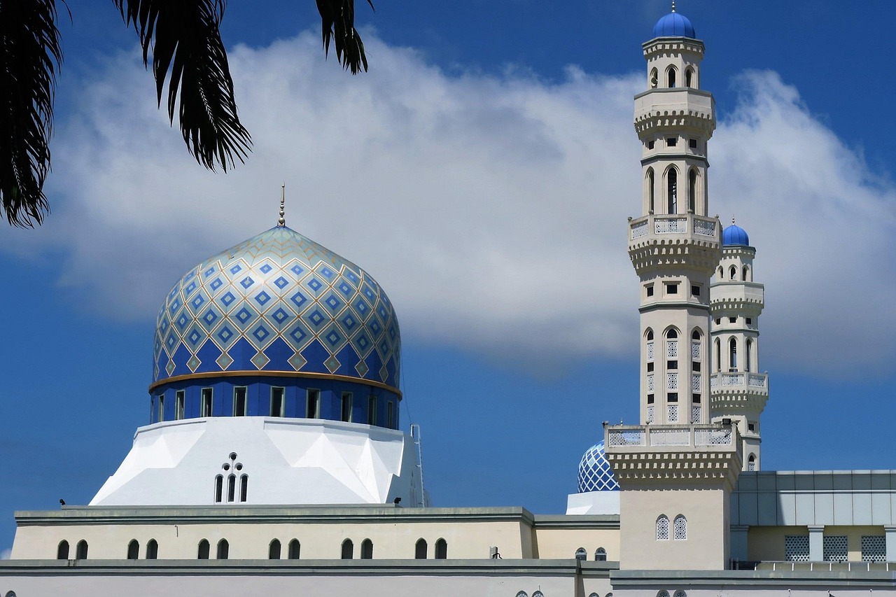 مساعدة ابو بكر الصديق المستضعفين