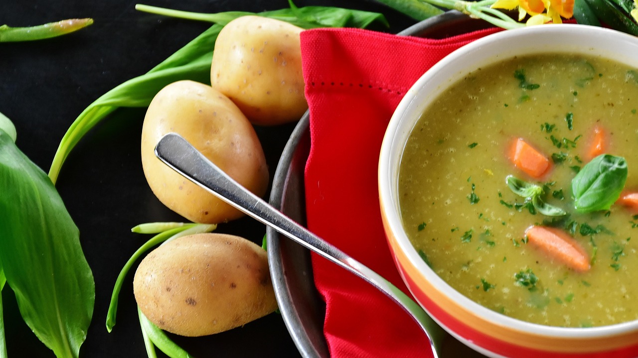 شوربة البطاطس بالجبن