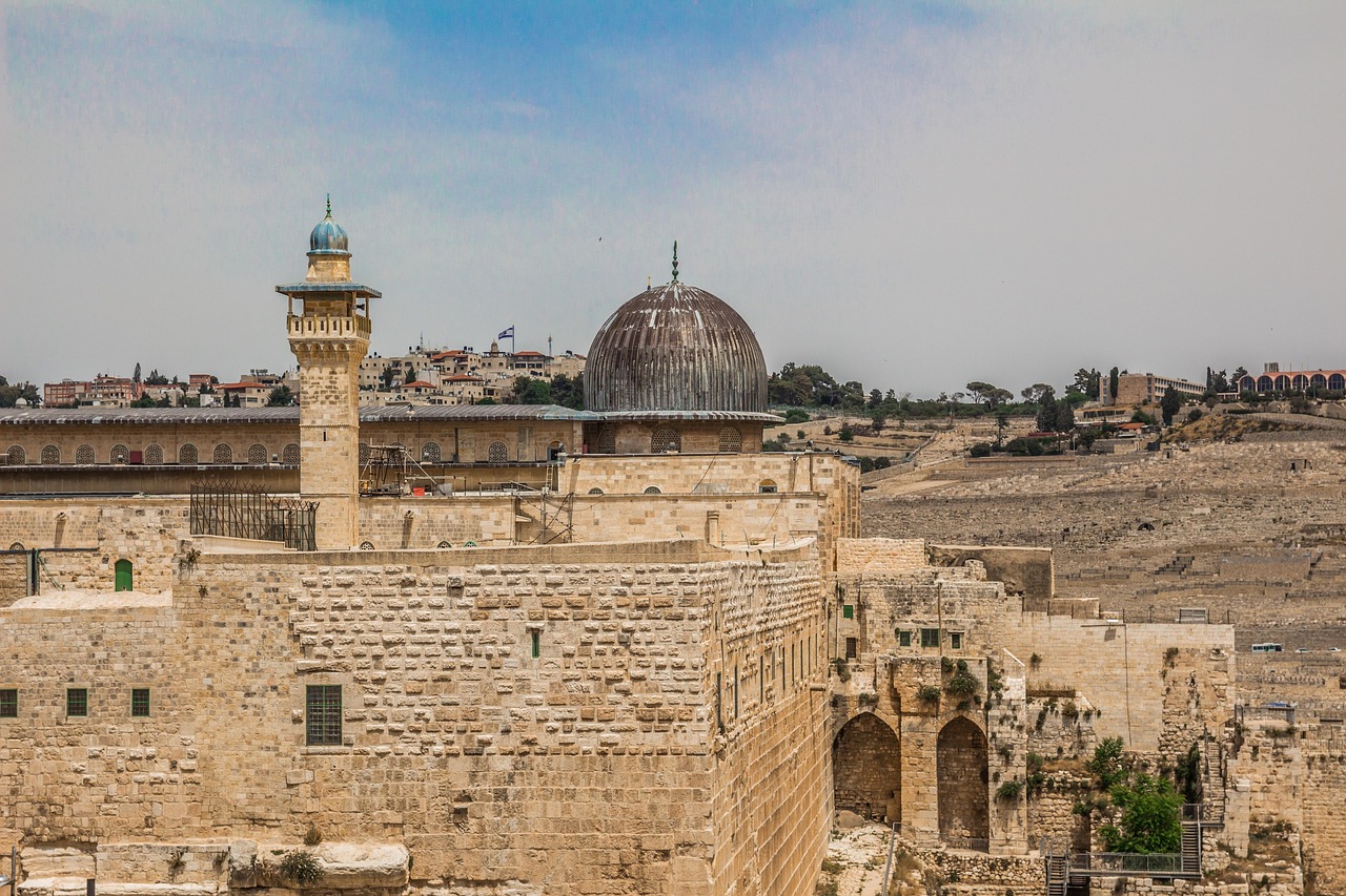 حكم إفطار المرضع في رمضان